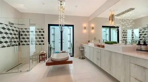 1421 N Lake Shore Drive Sarasota FL 34231