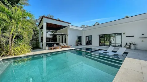 1421 N Lake Shore Drive Sarasota FL 34231