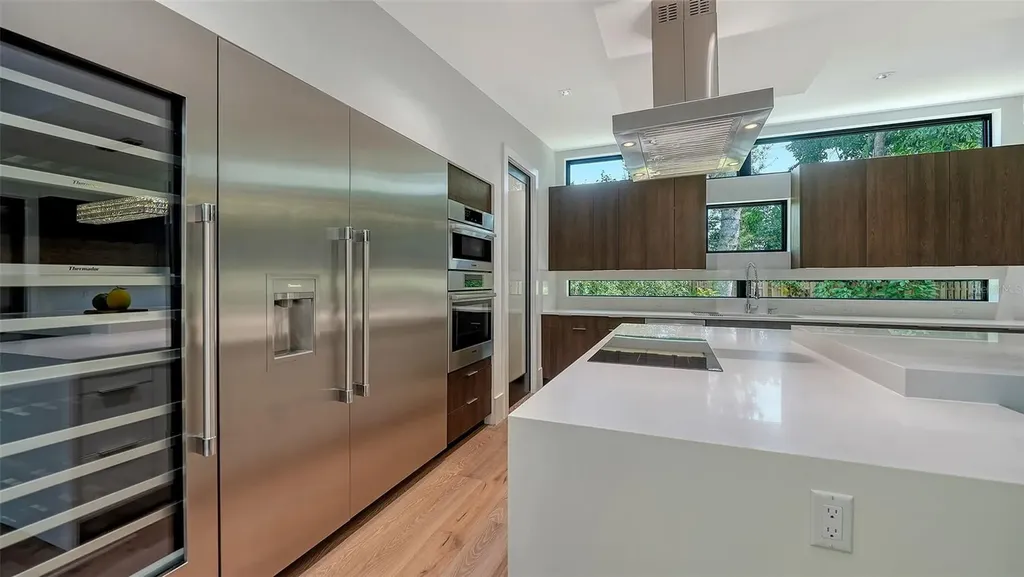1429 N Lake Shore Drive Sarasota FL 34231