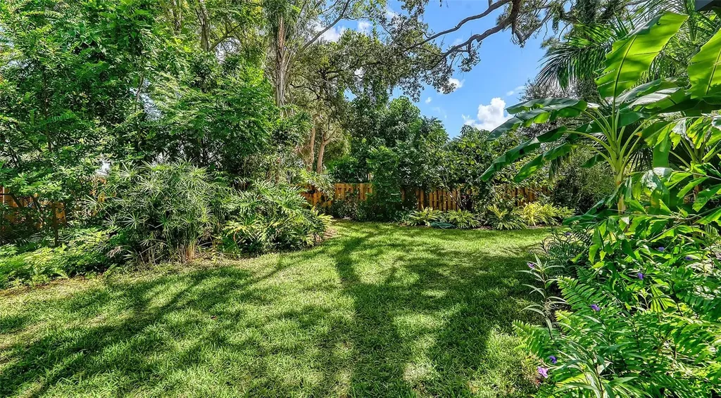 1429 N Lake Shore Drive Sarasota FL 34231