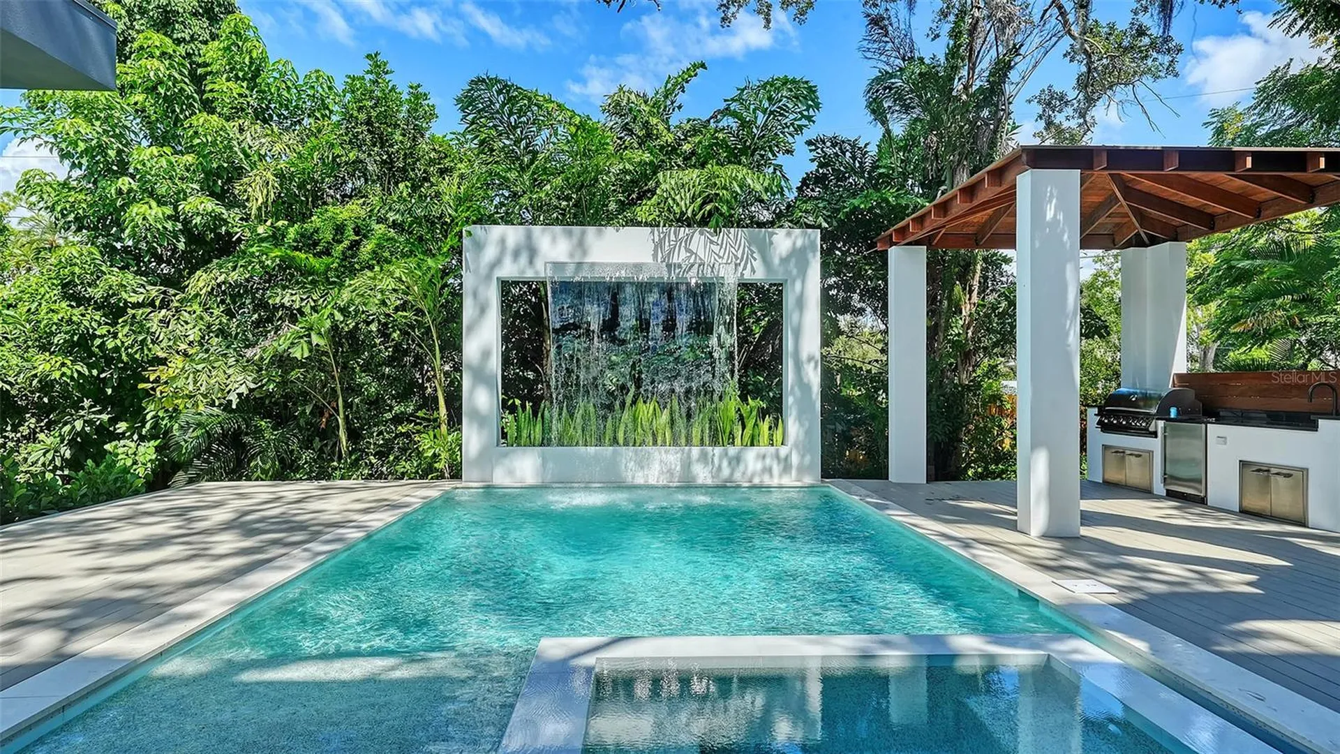 1429 N Lake Shore Drive Sarasota FL 34231