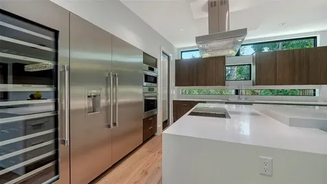 1429 N Lake Shore Drive Sarasota FL 34231