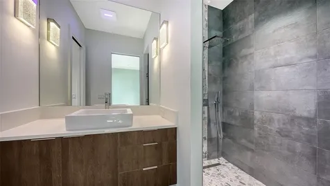 1429 N Lake Shore Drive Sarasota FL 34231