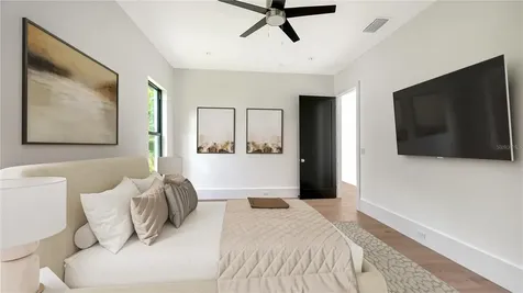1429 N Lake Shore Drive Sarasota FL 34231