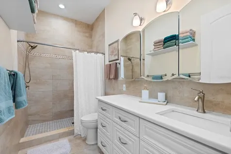 110 6th Street S Bradenton Beach FL 34217