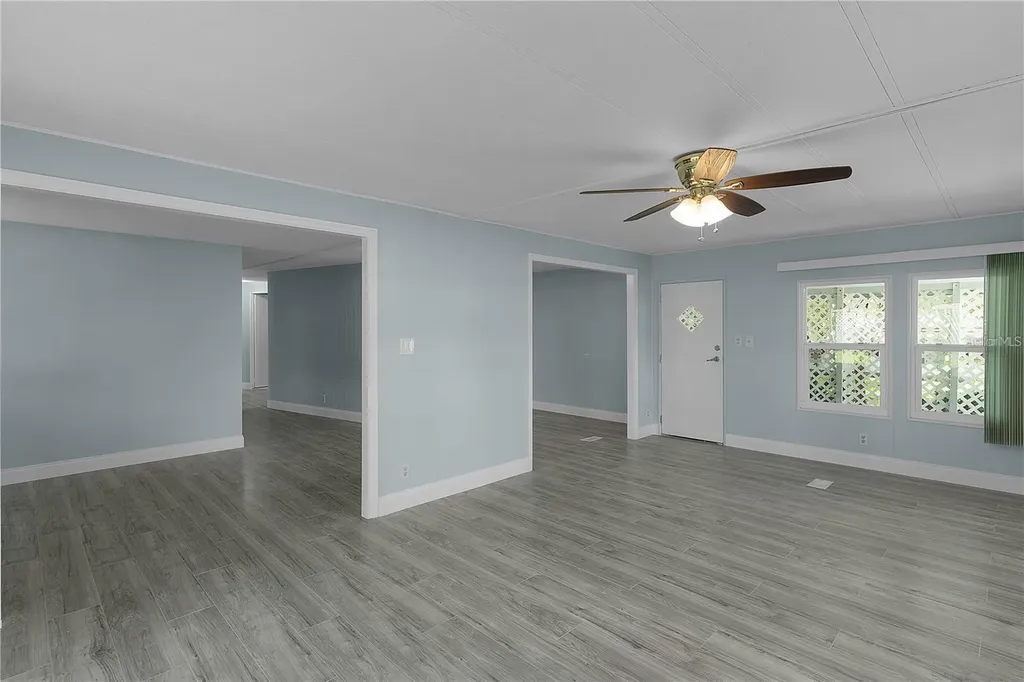 354 Ivanhoe Circle Lady Lake FL 32159