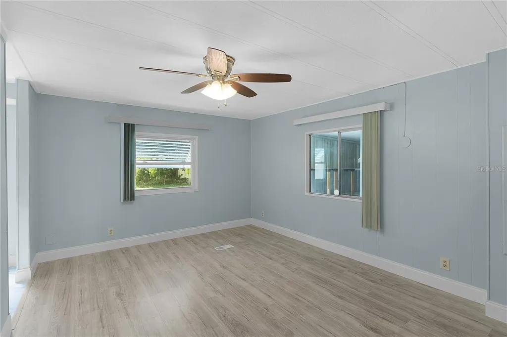 354 Ivanhoe Circle Lady Lake FL 32159