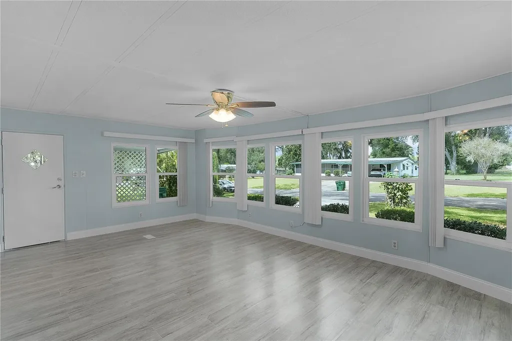 354 Ivanhoe Circle Lady Lake FL 32159