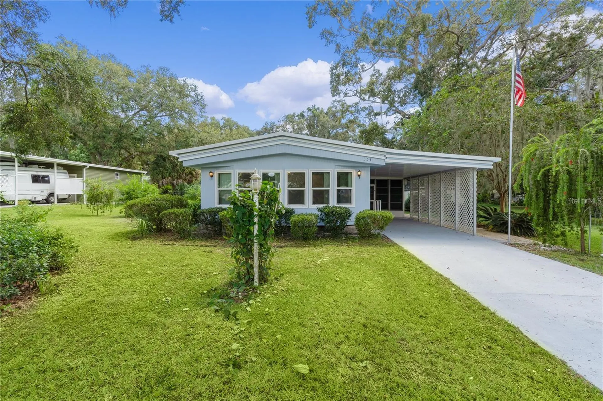 354 Ivanhoe Circle Lady Lake FL 32159