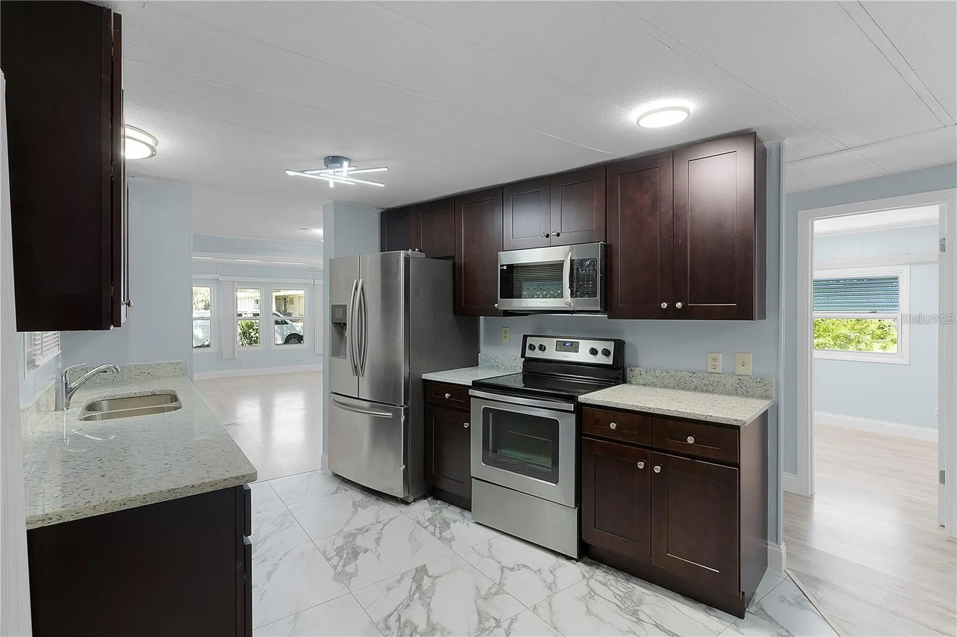 354 Ivanhoe Circle Lady Lake FL 32159