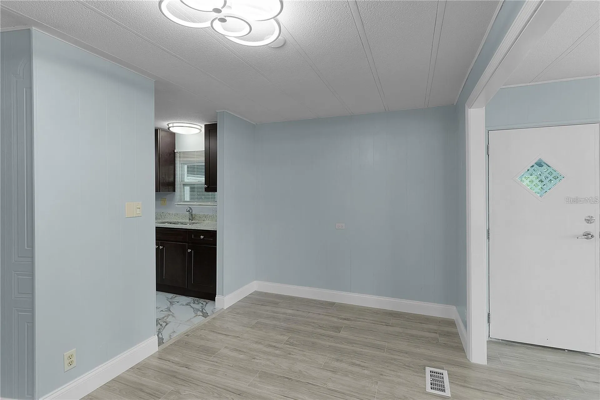 354 Ivanhoe Circle Lady Lake FL 32159