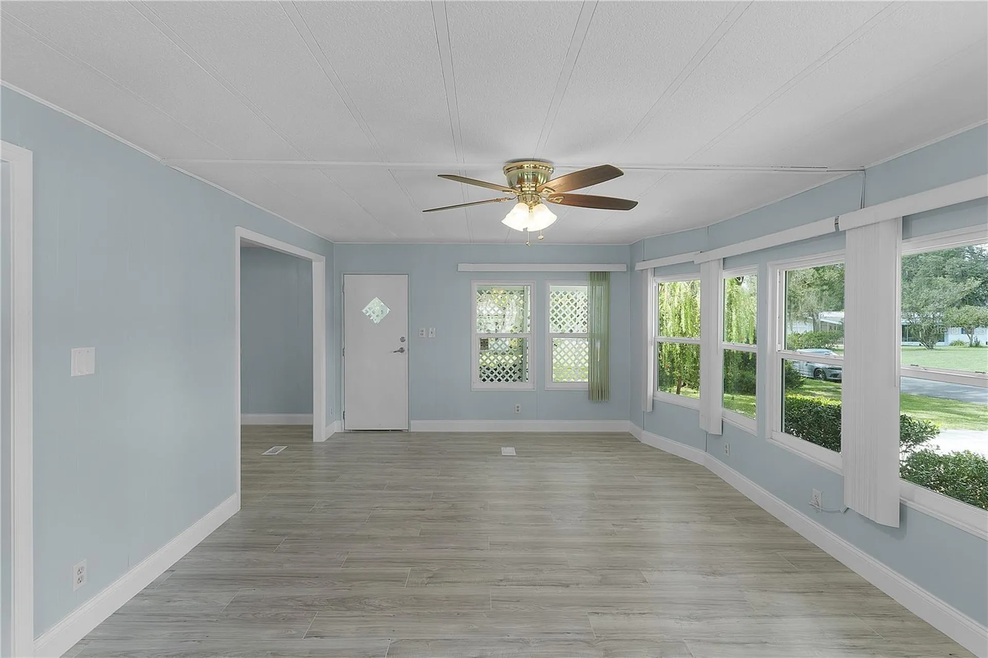 354 Ivanhoe Circle Lady Lake FL 32159