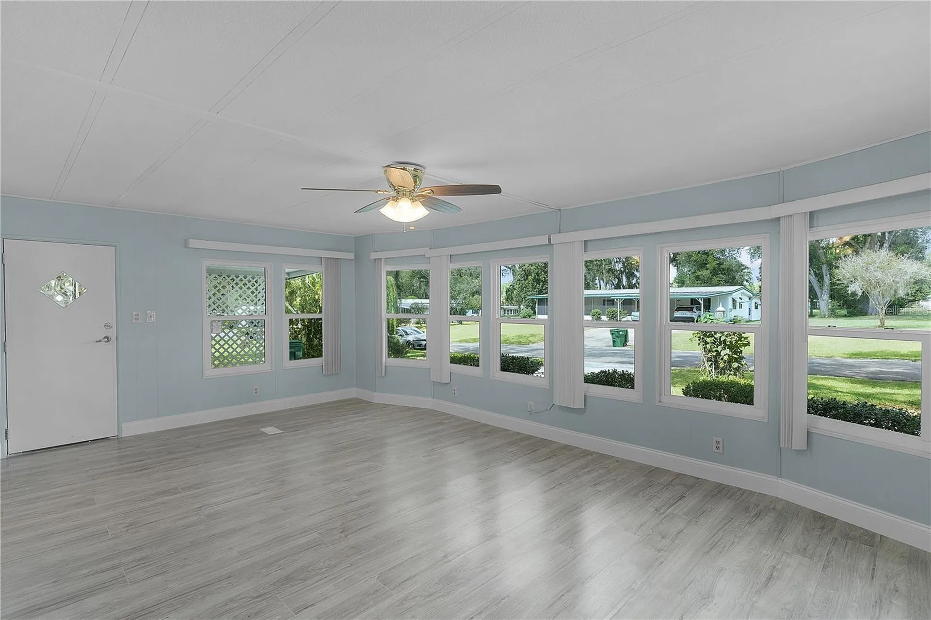 354 Ivanhoe Circle Lady Lake FL 32159