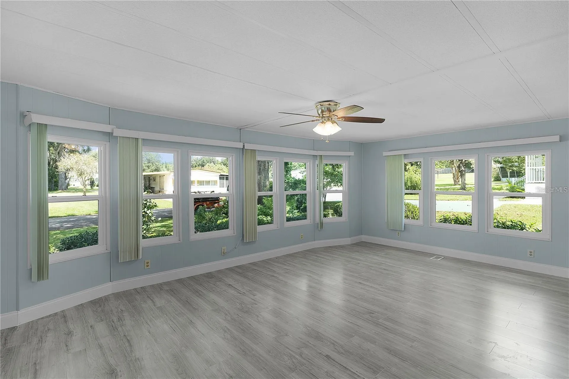 354 Ivanhoe Circle Lady Lake FL 32159