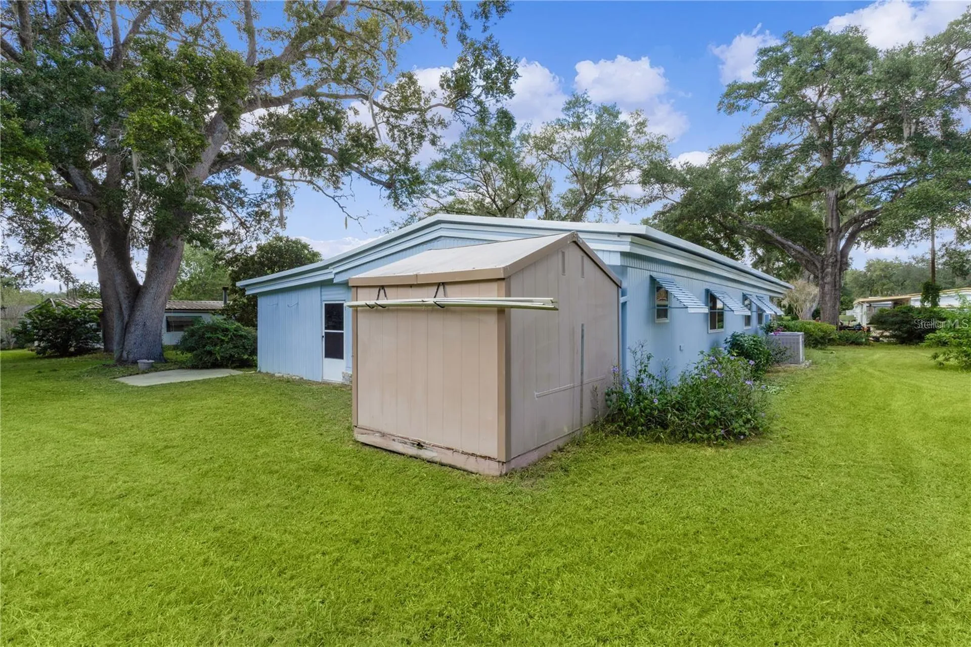 354 Ivanhoe Circle Lady Lake FL 32159