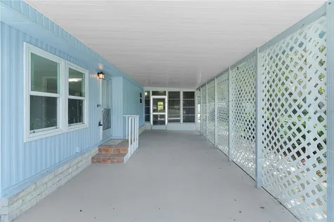 354 Ivanhoe Circle Lady Lake FL 32159