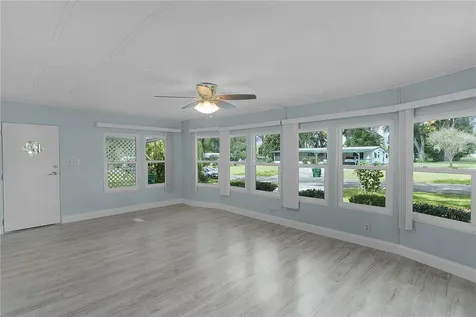 354 Ivanhoe Circle Lady Lake FL 32159