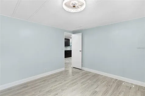 354 Ivanhoe Circle Lady Lake FL 32159