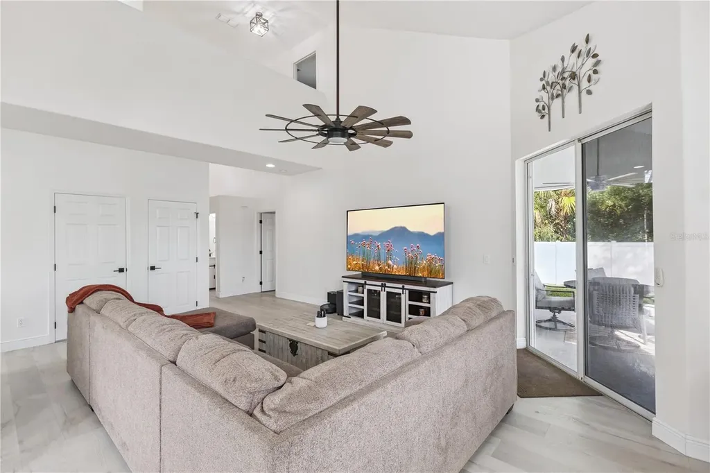 609 Rhodes Drive Deland FL 32720