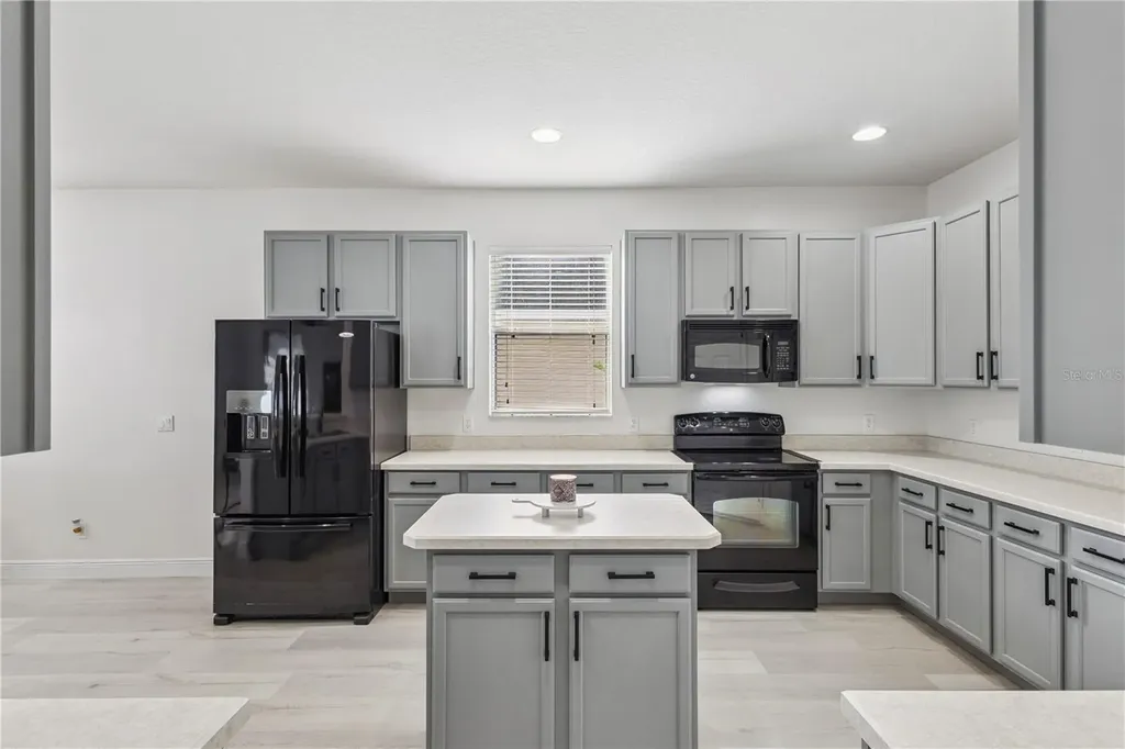 609 Rhodes Drive Deland FL 32720