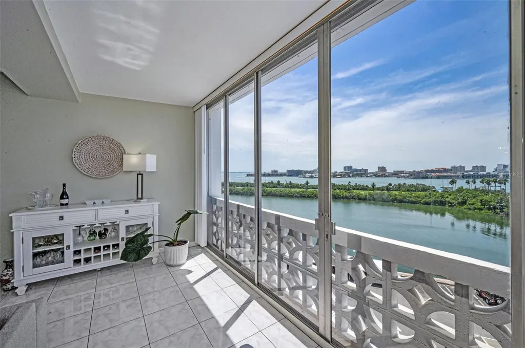 31 Island Way Clearwater Beach FL 33767
