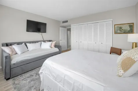 31 Island Way Clearwater Beach FL 33767