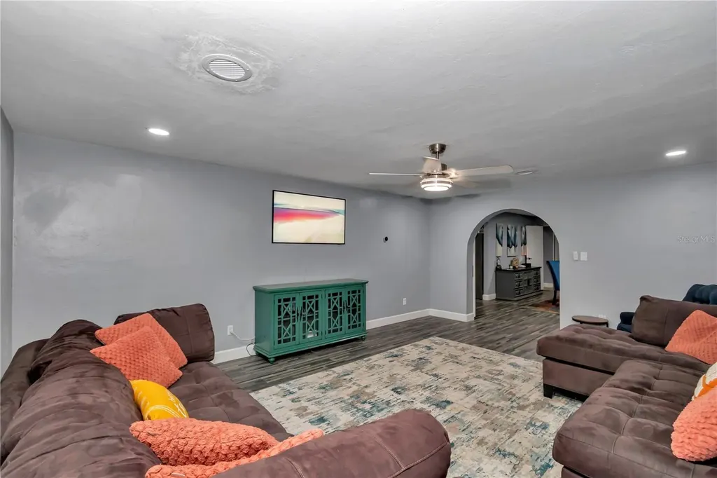 2433 NE 2nd Street Ocala FL 34470