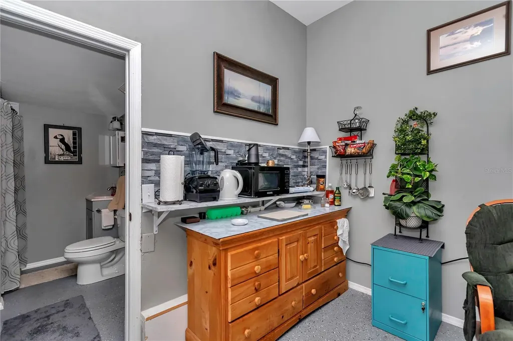 2433 NE 2nd Street Ocala FL 34470