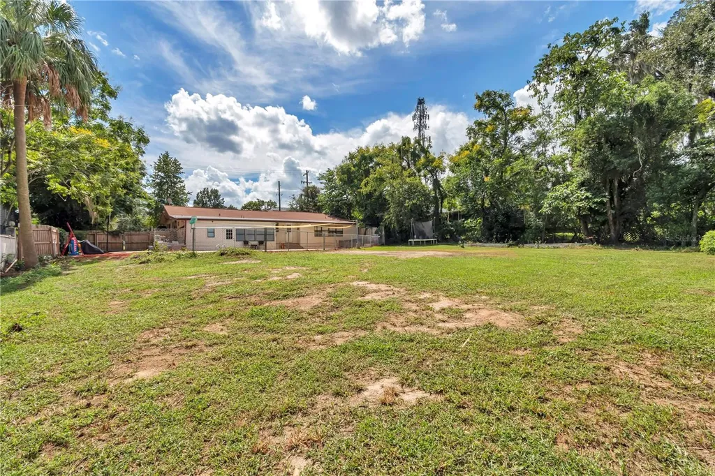 2433 NE 2nd Street Ocala FL 34470