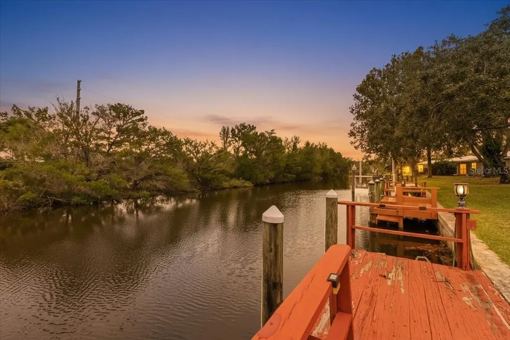 11310 W Bayshore Drive Crystal River FL 34429