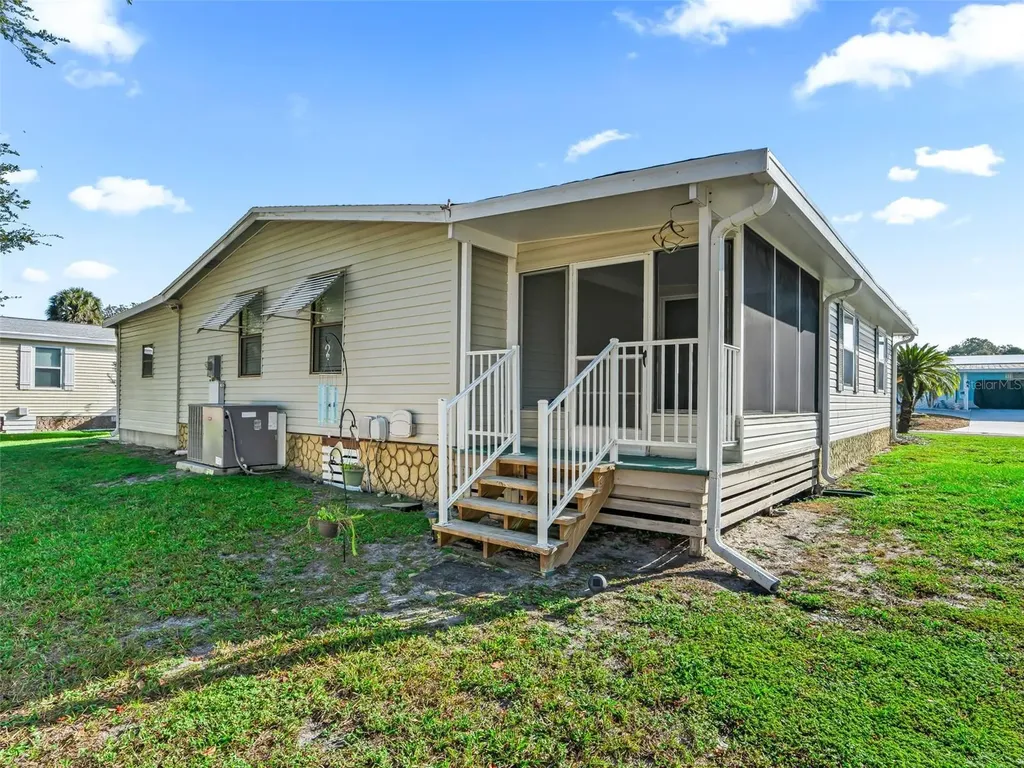 1619 W Schwartz Boulevard The Villages FL 32159