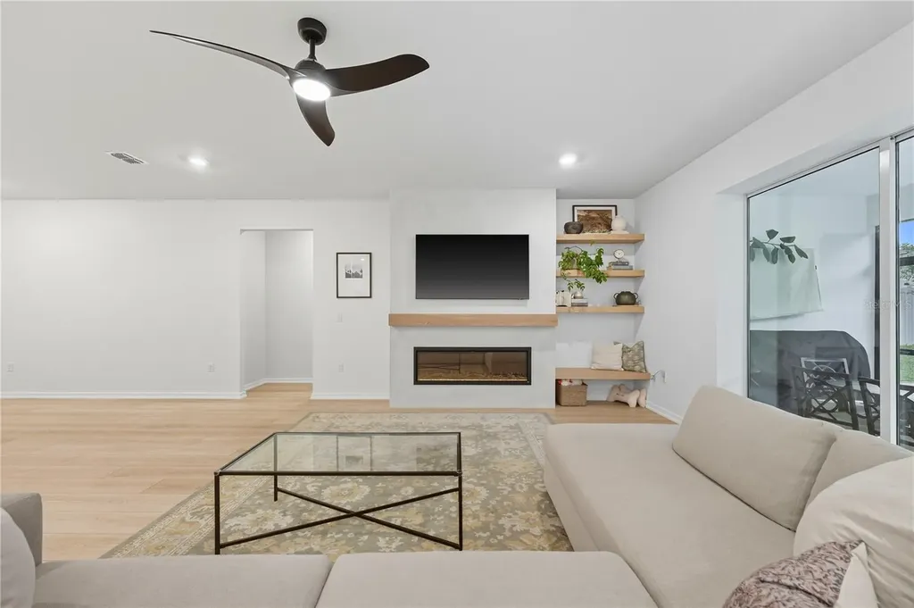 4175 Meandering Bay Drive Apopka FL 32712