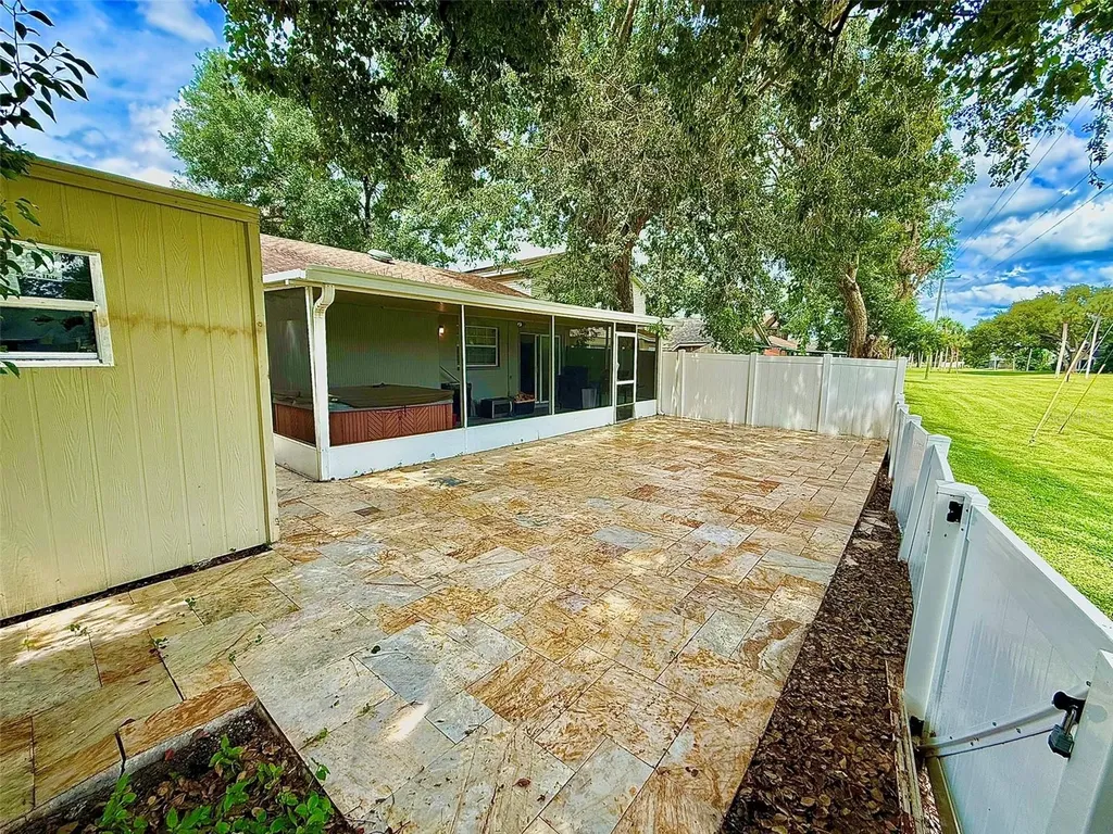 10309 Parkcrest Drive Tampa FL 33624