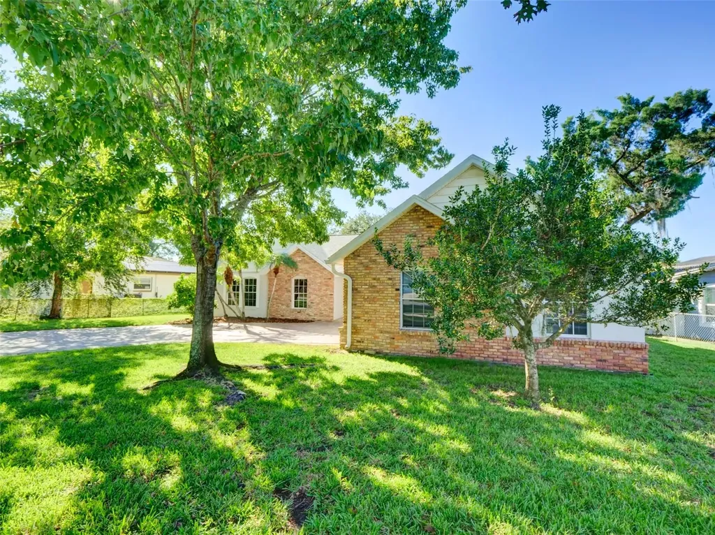 237 Robin Road Altamonte Springs FL 32701