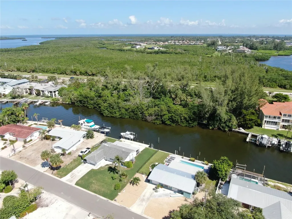 10005 W Manatee Avenue W Bradenton FL 34209