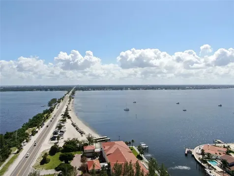 10005 W Manatee Avenue W Bradenton FL 34209
