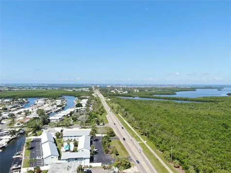 10005 W Manatee Avenue W Bradenton FL 34209