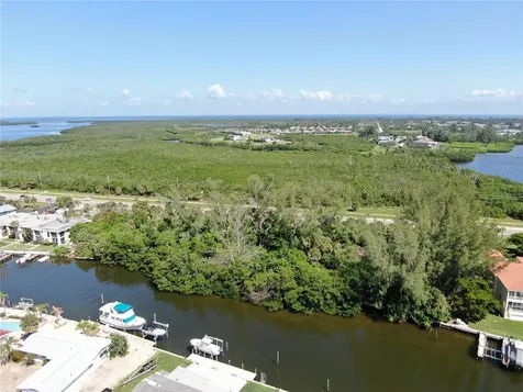10005 W Manatee Avenue W Bradenton FL 34209