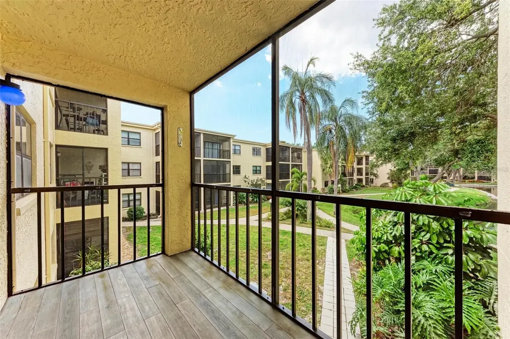 305 30th Avenue W Bradenton FL 34205