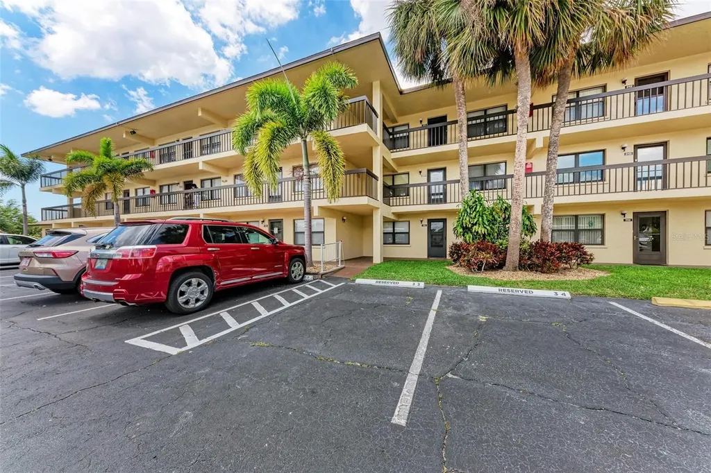 305 30th Avenue W Bradenton FL 34205