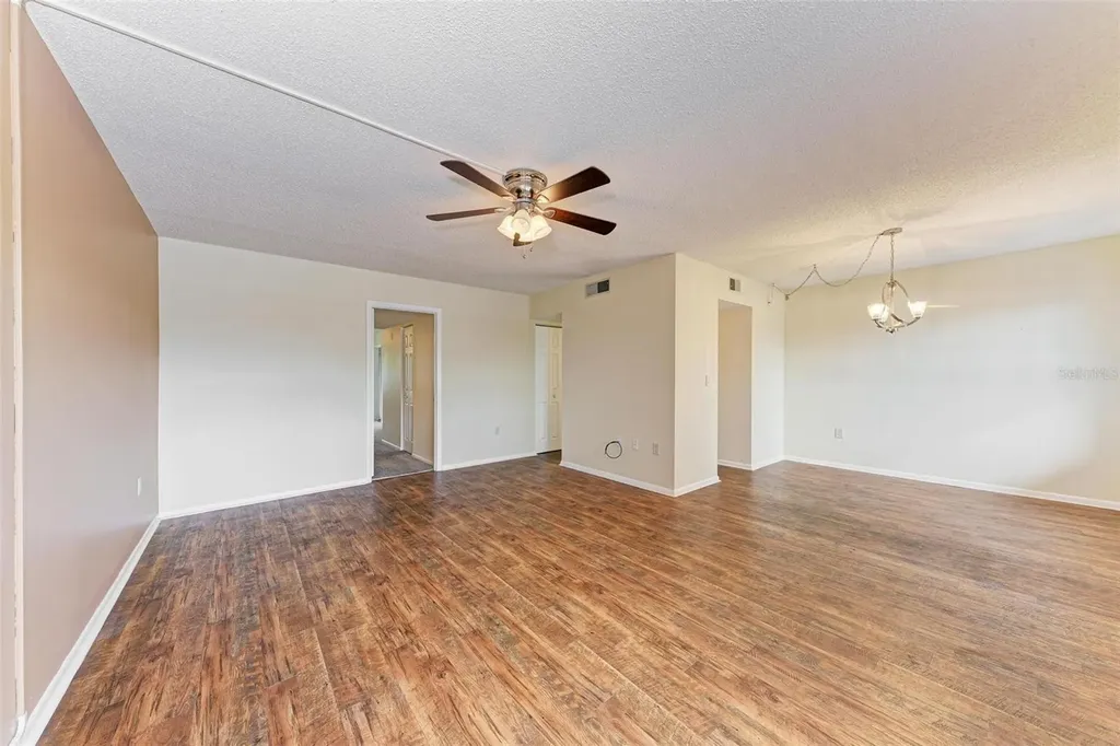 305 30th Avenue W Bradenton FL 34205