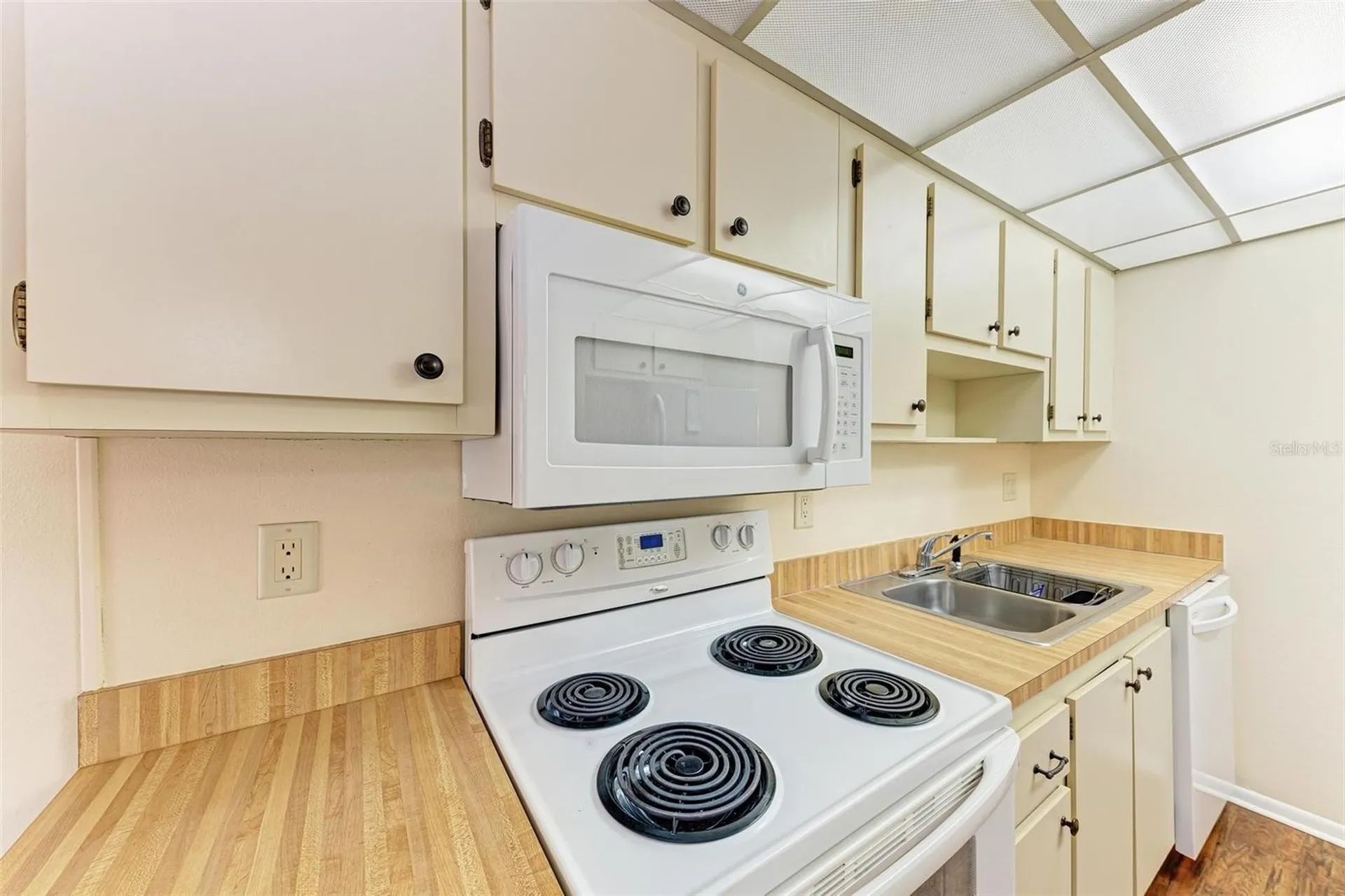 305 30th Avenue W Bradenton FL 34205