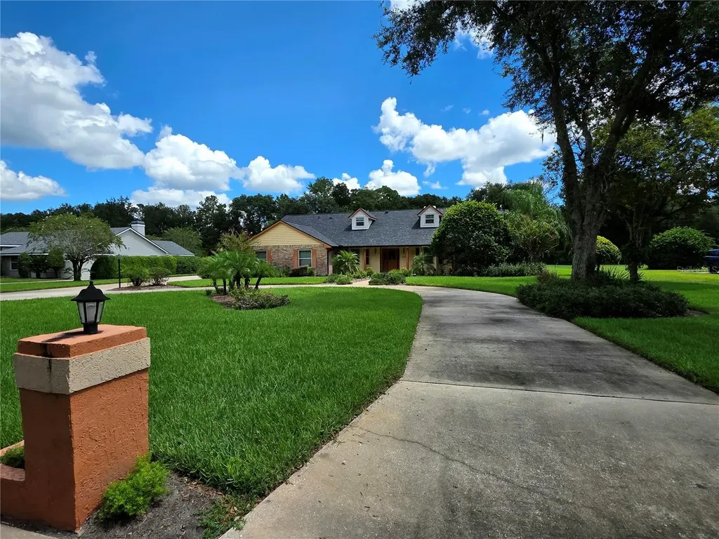 2325 River Tree Circle Sanford FL 32771