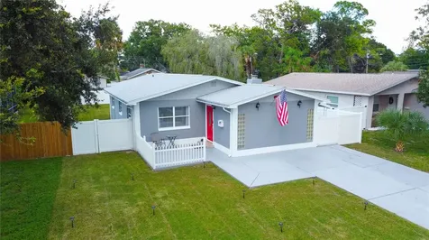 527 Glenoak Street N St Petersburg FL 33703