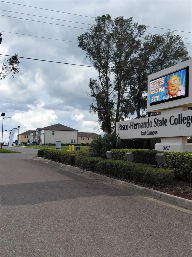 14947 Pisa Parkway Dade City FL 33523
