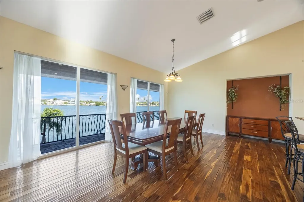 736 Pruitt Drive Madeira Beach FL 33708