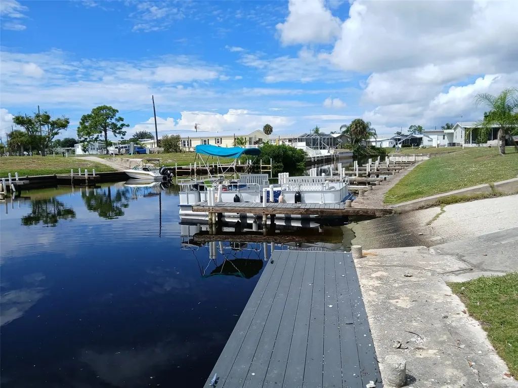 167 Via Madonna Englewood FL 34224