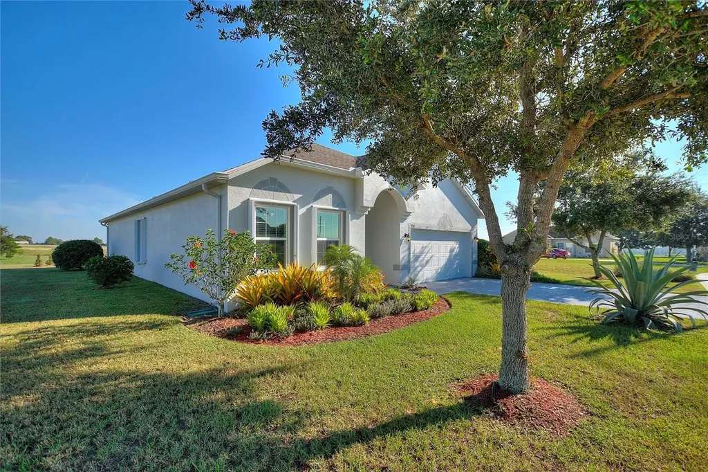 3284 Lynrock Avenue Dundee FL 33838