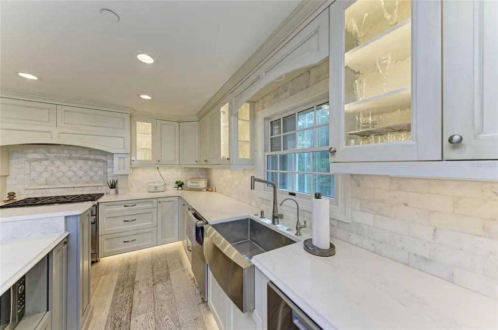 4473 Gulf Of Mexico Drive Longboat Key FL 34228