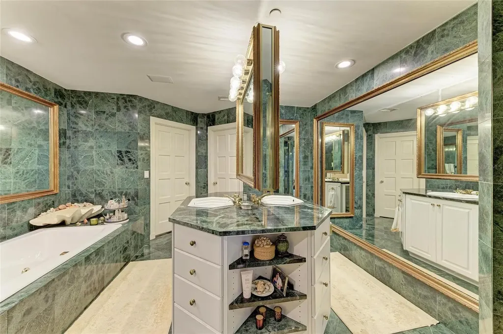 4473 Gulf Of Mexico Drive Longboat Key FL 34228